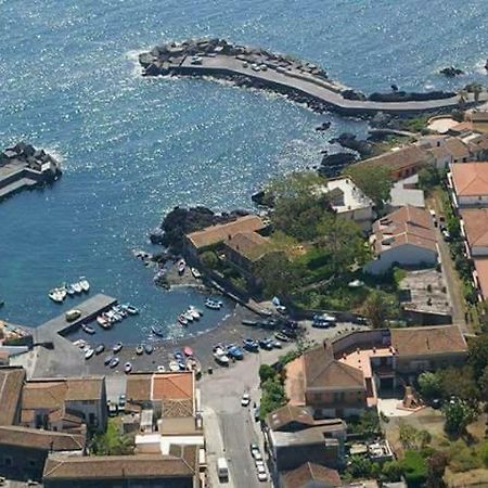 Cozy Apartment By The Sea Acireale Eksteriør billede
