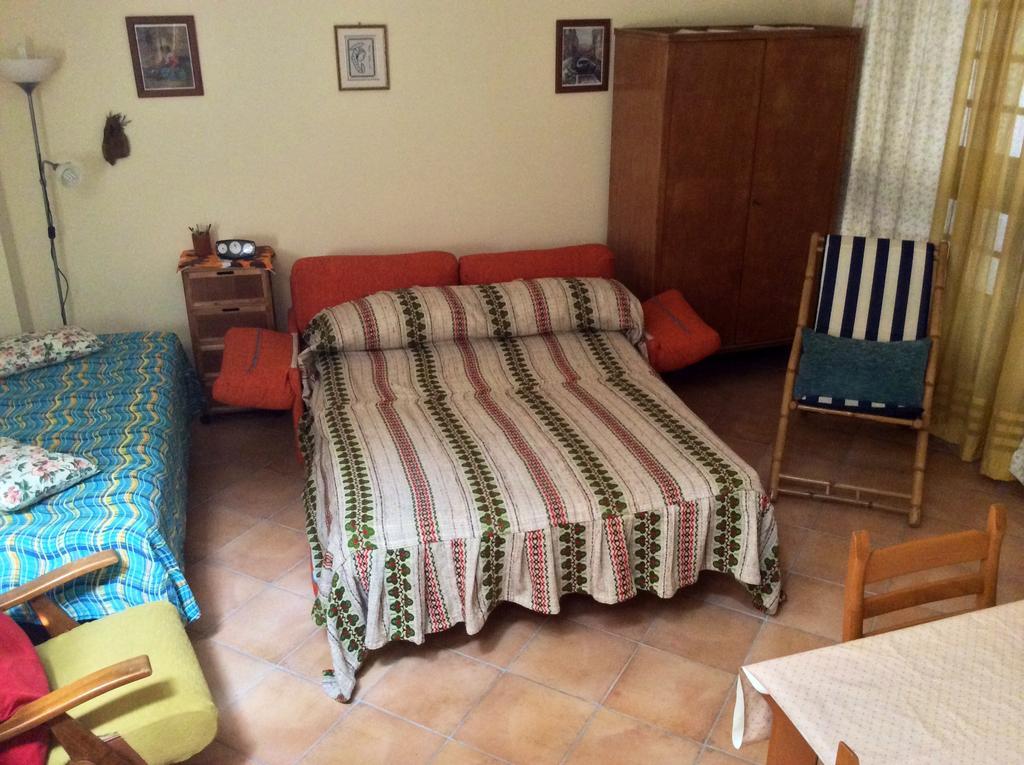 Cozy Apartment By The Sea Acireale Eksteriør billede